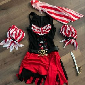 Woman’s Pirate Costume